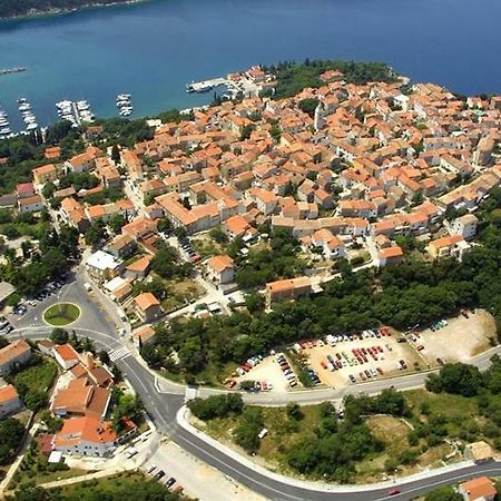 Apartmani Jozefina Omišalj Екстериор снимка